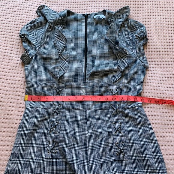 ASOS Current Air Check Plaid Jumpsuit Pants Short Sleeve Ruffle Deep V Neck M - Picture 12 of 16